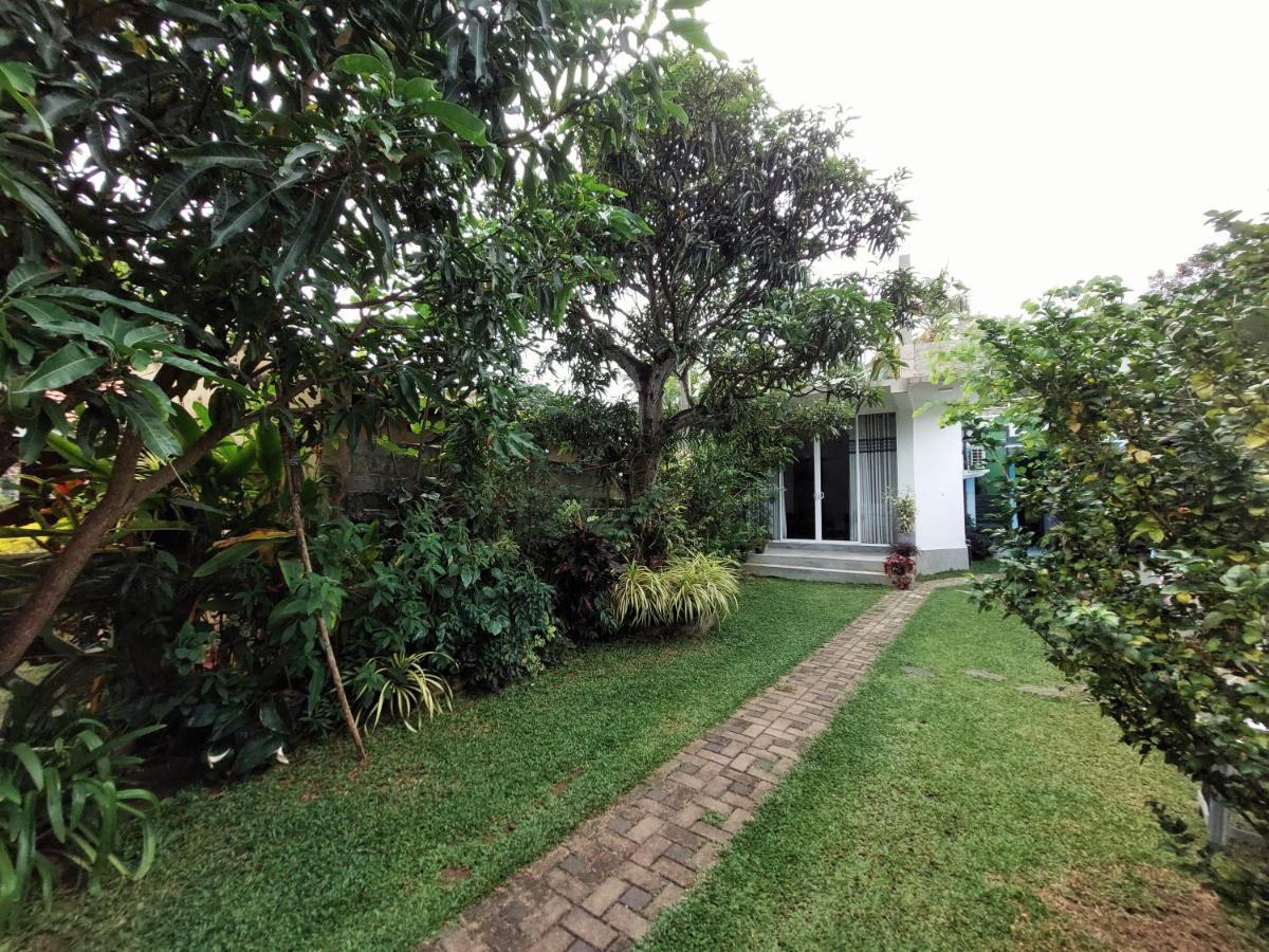 Chen Villa - Near Airport Negombo Kültér fotó