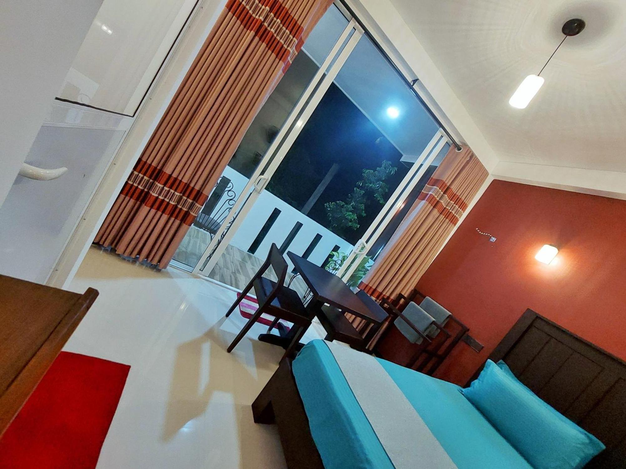 Chen Villa - Near Airport Negombo Kültér fotó